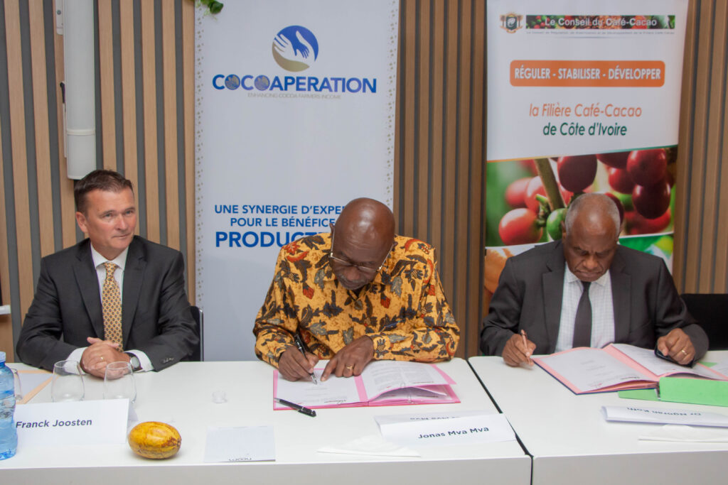IDH en Conseil du Cafe Cacao lanceren Cocoaperation