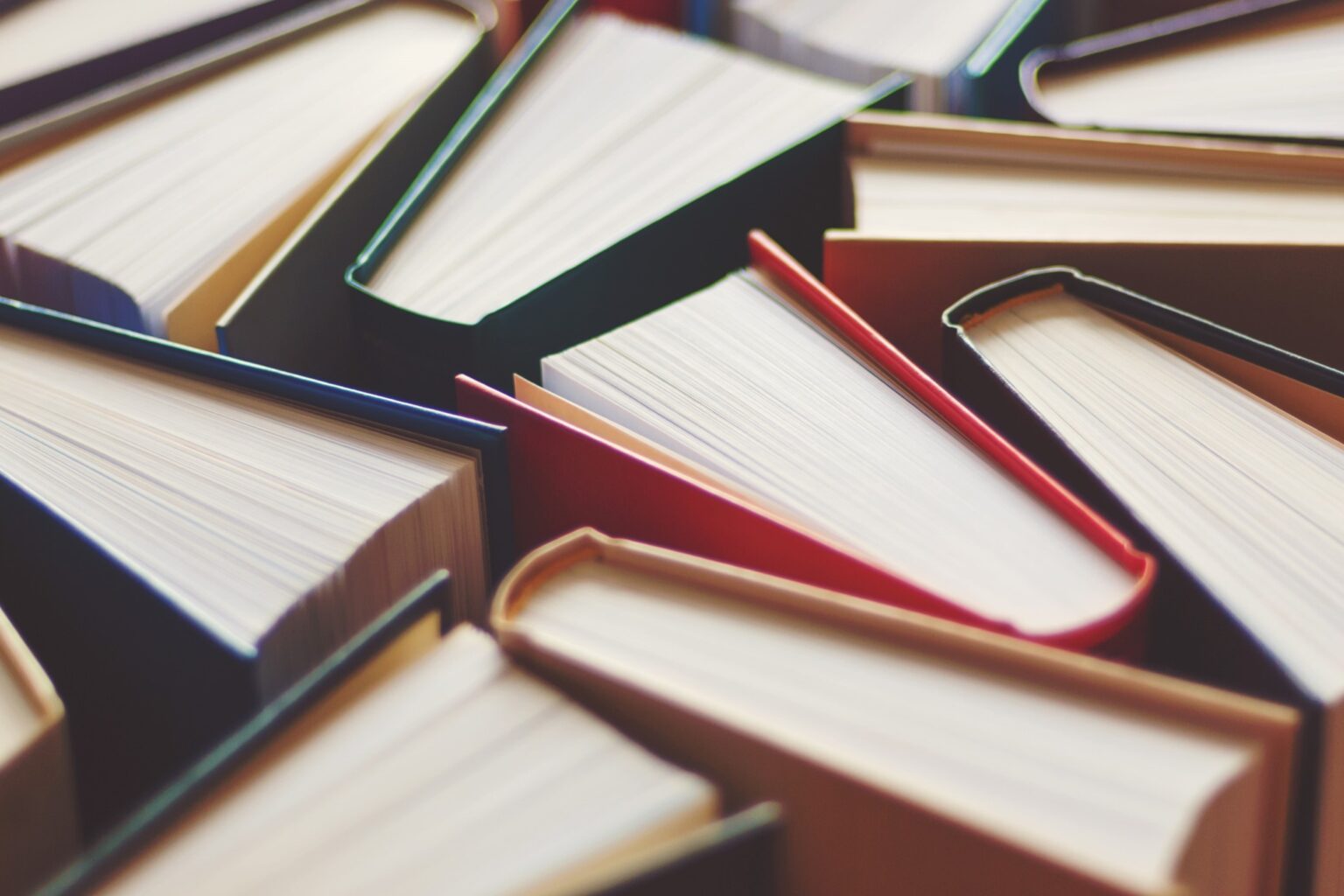 Merkwaarde boekensector gedaald met 16 procent door corona en vergrijzing