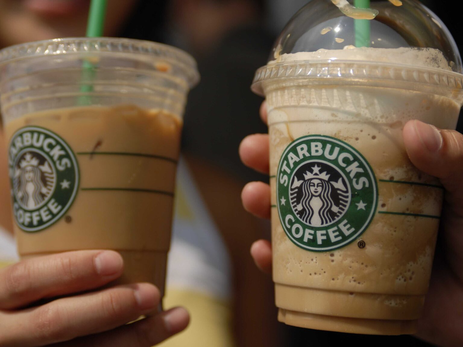 Starbucks ziet omzet stijgen maar maakt minder winst