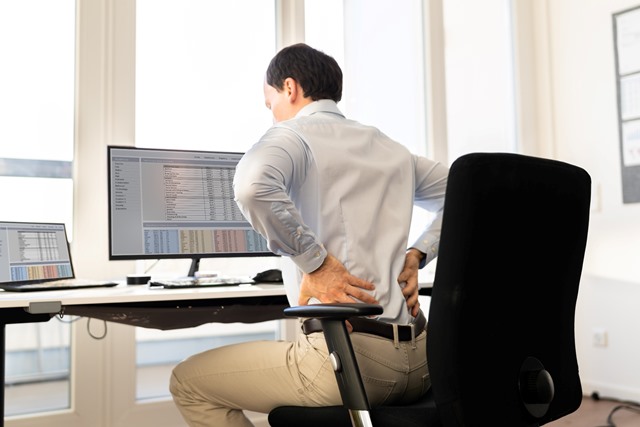 België krijgt als eerste strenge wet tegen spier- en rugpijn op het werk