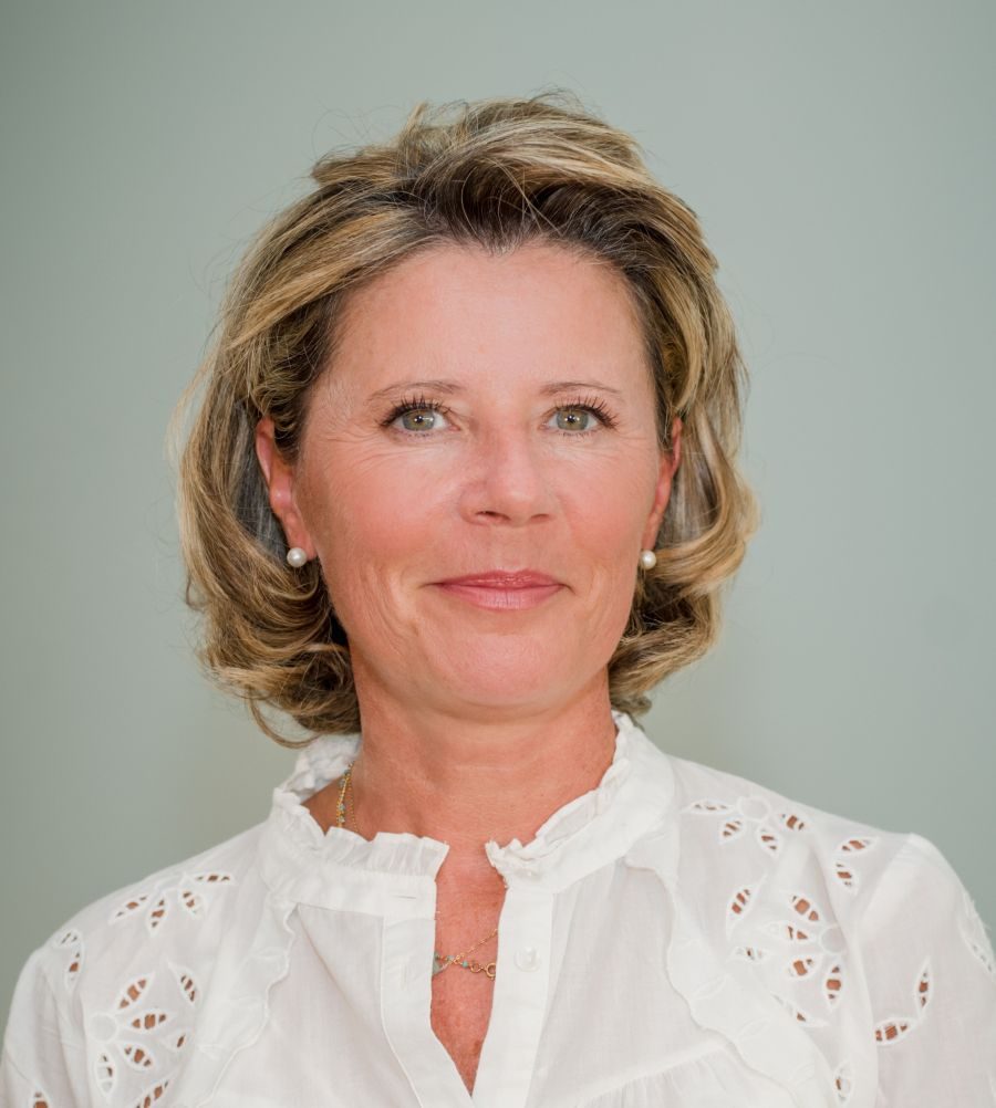 Aurélie FERIN Newell Brands Sales Director BENELUX web